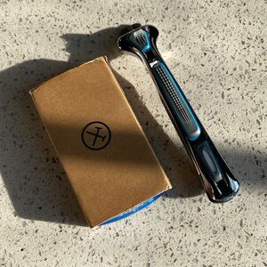 Dollar shave club razor